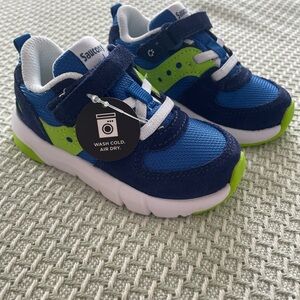 Saucony Kids Size 6 Sneakers, Never Worn!